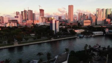 Brickell Havalimanı, Miami, Florida Gün batımında