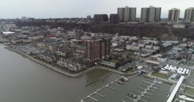 Edgewater Havalimanı, New Jersey Hudson Nehri üzerinde