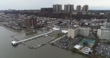 Edgewater Havalimanı, New Jersey Hudson Nehri üzerinde