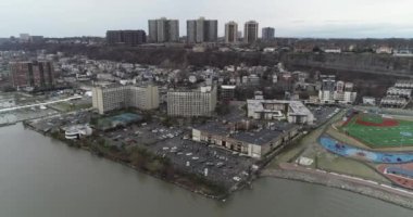 Edgewater Toplum Merkezi yakınlarındaki hava sahası, Edgewater, New Jersey