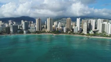 Hawaii 'deki plajların ve manzaraların havası.