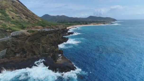 Aerial Rocky Cliffside Oahu Hawaii — Stock Video