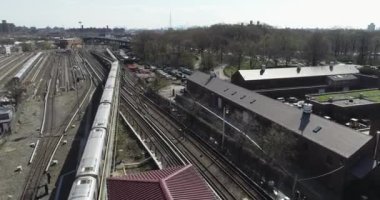 Bronx, New York 'taki Aerial of Subway Line