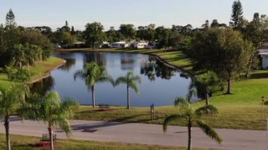 İspanyol Gölü Golf Köyü Havalimanı, Port St. Lucie, Florida