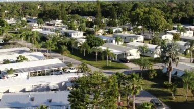 İspanyol Gölü Golf Köyü Havalimanı, Port St. Lucie, Florida