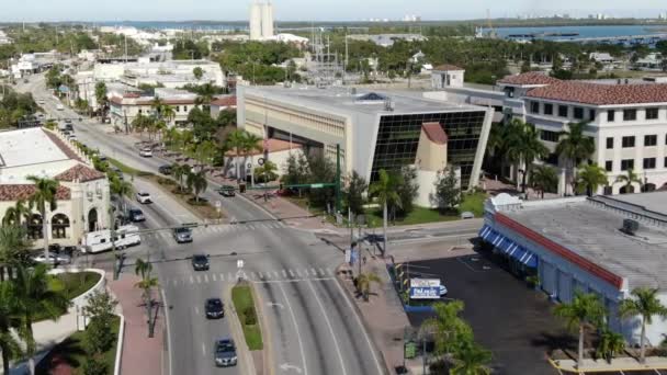 공중으로 날아가는 피어스 플로리다 — 비디오