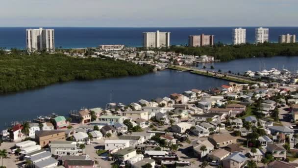Fort Pierce Florida Daki Rıhtımlı Evler Havalimanı — Stok video