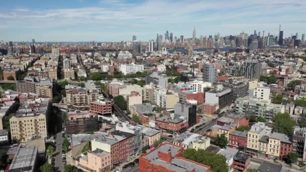 Bushwick Tętniąca Życiem Dzielnica Brooklynu Oferuje Różnorodne Zabytki Parku Marii — Wideo stockowe