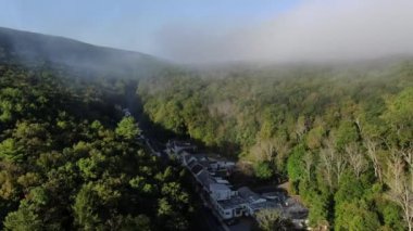 NYC Metro Drone Aerial ile çekim yapıyor. Manhattan ve New Jersey Hudson Nehri üzerinde