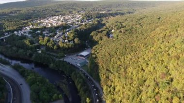 NYC Metro Drone Aerial ile çekim yapıyor. Manhattan ve New Jersey Hudson Nehri üzerinde
