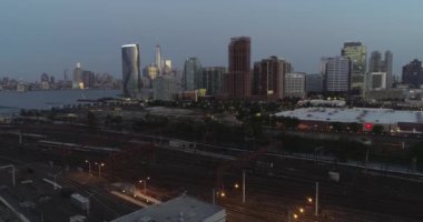 Jersey Şehri Havasında Yakınlaş, New Jersey Geceleri