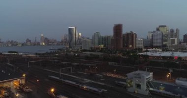 Newark üstgeçidi, New Jersey Tren İstasyonu