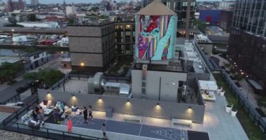 NYC Metro Drone Aerial ile çekim yapıyor. Manhattan ve New Jersey Hudson Nehri üzerinde