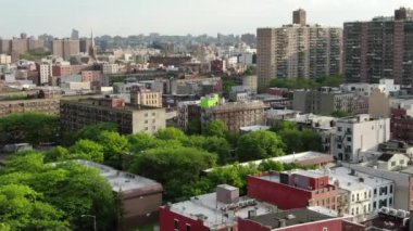 NYC Metro Drone Aerial ile çekim yapıyor. Manhattan ve New Jersey Hudson Nehri üzerinde