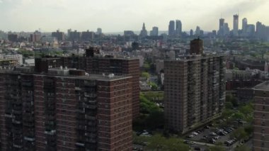 NYC Metro Drone Aerial ile çekim yapıyor. Manhattan ve New Jersey Hudson Nehri üzerinde