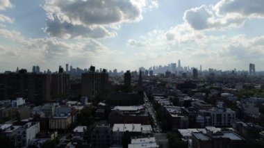 NYC Metro Drone Aerial ile çekim yapıyor. Manhattan ve New Jersey Hudson Nehri üzerinde