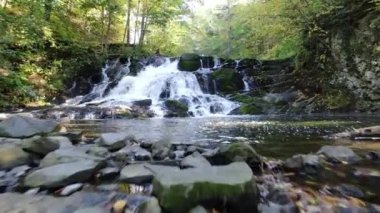NYC Metro Drone Aerial ile çekim yapıyor. Manhattan ve New Jersey Hudson Nehri üzerinde