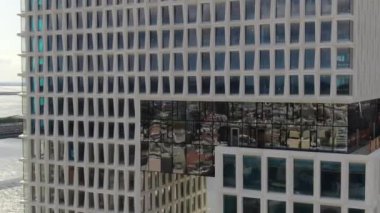 NYC Metro Drone Aerial ile çekim yapıyor. Manhattan ve New Jersey Hudson Nehri üzerinde