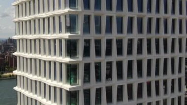 NYC Metro Drone Aerial ile çekim yapıyor. Manhattan ve New Jersey Hudson Nehri üzerinde