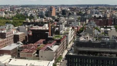 NYC Metro Drone Aerial ile çekim yapıyor. Manhattan ve New Jersey Hudson Nehri üzerinde