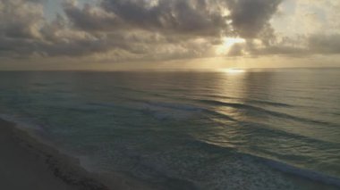 Güzel Sahil Günbatımı Havası, Cancun, Meksika