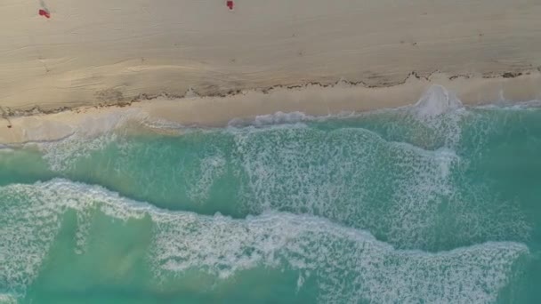 High Angle Aerial Waves Krascha Stranden Cancun Mexiko — Stockvideo