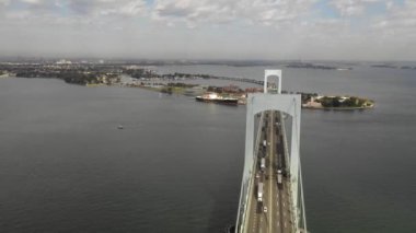 New York Bulvarı 218 numara.