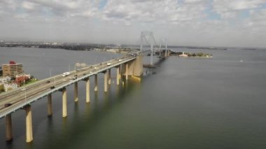 New York Bulvarı 217 numara.