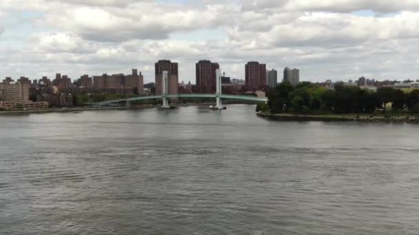 Aereo New York City Sull East River — Video Stock