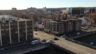 Bronx ve Manhattan İHA 'sının hava görüntüsü. Ocak 2023 'te çekilmiş. Büyük Elma 'da güneşli bir gün. 