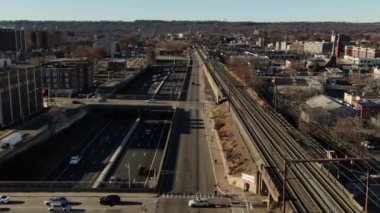 Bronx ve Manhattan İHA 'sının hava görüntüsü. Ocak 2023 'te çekilmiş. Büyük Elma 'da güneşli bir gün. 