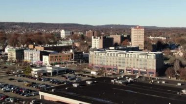 Bronx ve Manhattan İHA 'sının hava görüntüsü. Ocak 2023 'te çekilmiş. Büyük Elma 'da güneşli bir gün. 