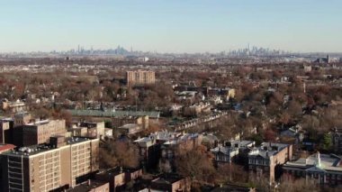 Bronx ve Manhattan İHA 'sının hava görüntüsü. Ocak 2023 'te çekilmiş. Büyük Elma 'da güneşli bir gün. 