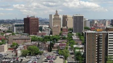 Bronx ve Manhattan İHA 'sının hava görüntüsü. Ocak 2023 'te çekilmiş. Büyük Elma 'da güneşli bir gün. 