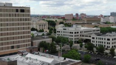 Bronx ve Manhattan İHA 'sının hava görüntüsü. Ocak 2023 'te çekilmiş. Büyük Elma 'da güneşli bir gün. 