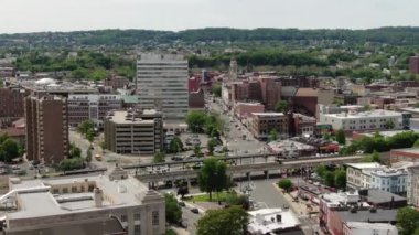 Bronx ve Manhattan İHA 'sının hava görüntüsü. Ocak 2023 'te çekilmiş. Büyük Elma 'da güneşli bir gün. 