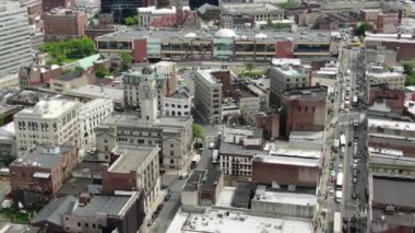 Bronx ve Manhattan İHA 'sının hava görüntüsü. Ocak 2023 'te çekilmiş. Büyük Elma 'da güneşli bir gün. 