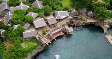 Suya Atlayan Çocuklar Havalimanı, Boracay Adası, Filipinler