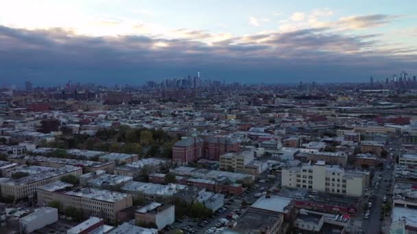 New York Çeşitli Bir Ilçesi Olan Queens Sayısız Kent Simgesi — Stok video