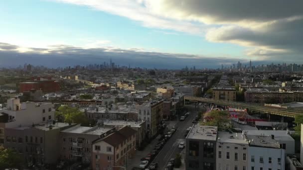 Queens Zróżnicowana Dzielnica Nowym Jorku Szczyci Się Licznymi Zabytkami Słynnych — Wideo stockowe