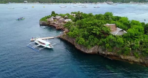 フィリピン ボラカイ島沖のカタマランの空中 — ストック動画