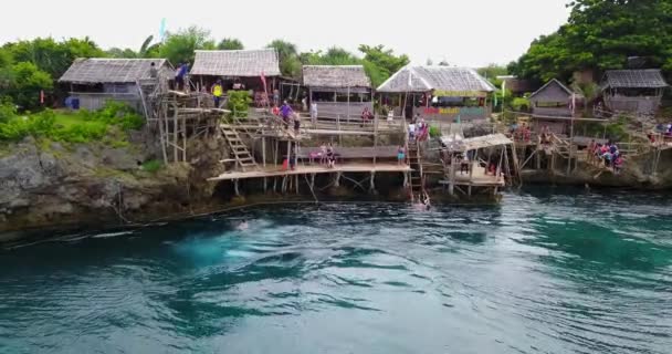 Aerial Kids Jumping Water Νήσος Boracay Φιλιππίνες — Αρχείο Βίντεο