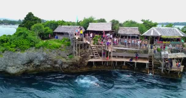 Aerial Kids Jumping Water Νήσος Boracay Φιλιππίνες — Αρχείο Βίντεο