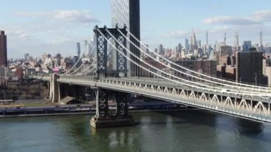 Coronavirus salgını sırasında Manhattan Köprüsü (Mart 2020)