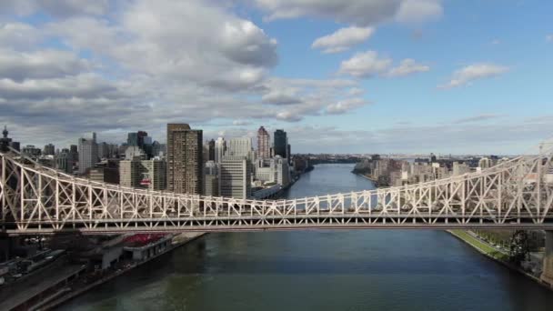 Coronavirus Salgını Sırasında Queensboro Köprüsü Mart 2020 — Stok video