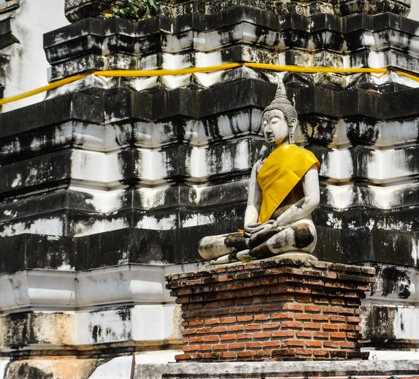Eski tapınak Wat Mahathat 'da, Tayland' ın Ratchaburi ilinde bir ibadethane bulunmaktadır..