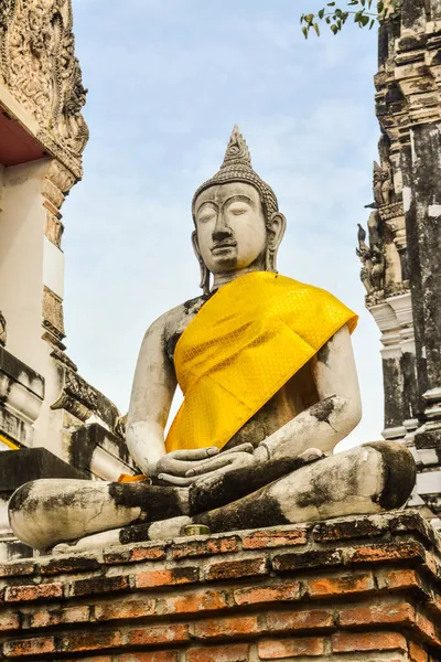 Eski tapınak Wat Mahathat 'da, Tayland' ın Ratchaburi ilinde bir ibadethane bulunmaktadır..