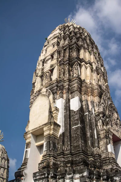 Eski tapınak Wat Mahathat 'da, Tayland' ın Ratchaburi ilinde bir ibadethane bulunmaktadır..