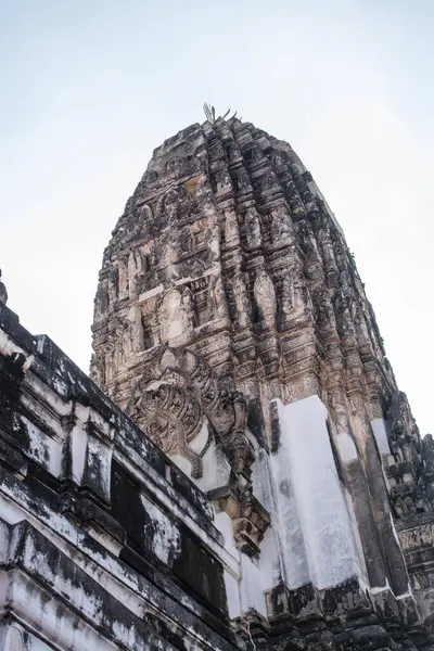 Eski tapınak Wat Mahathat 'da, Tayland' ın Ratchaburi ilinde bir ibadethane bulunmaktadır..