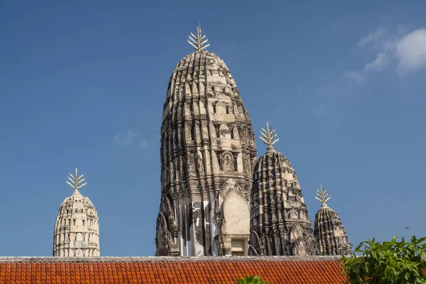 Eski tapınak Wat Mahathat 'da, Tayland' ın Ratchaburi ilinde bir ibadethane bulunmaktadır..